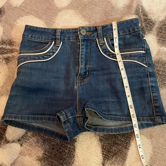 BDG High Rise "Erin" White Stripe Blue 5  Pocket Shortie 26W Small - Picture 2 of 5